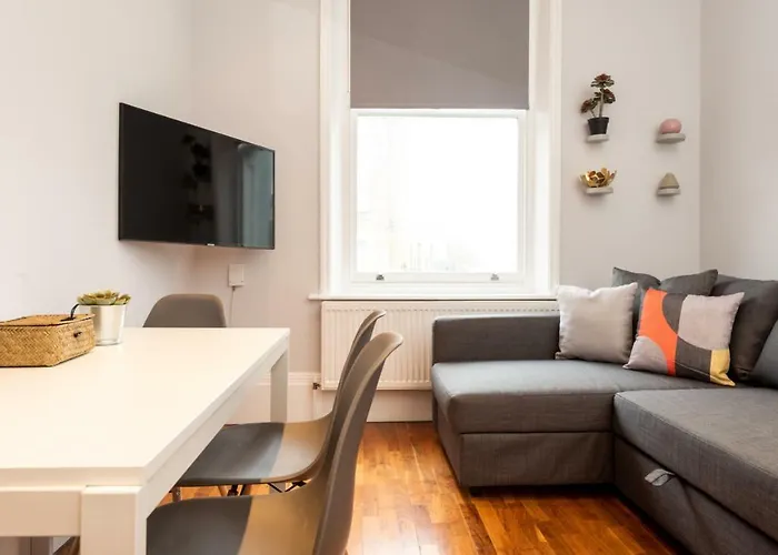 Camden Apartment A/Apartment