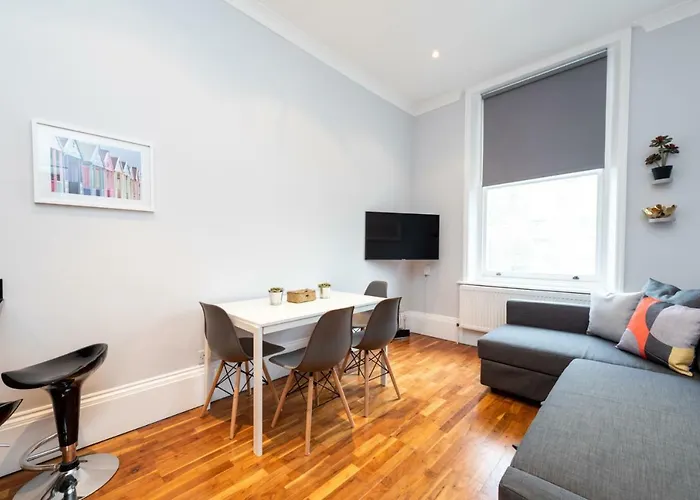 Camden Apartment A/Apartment